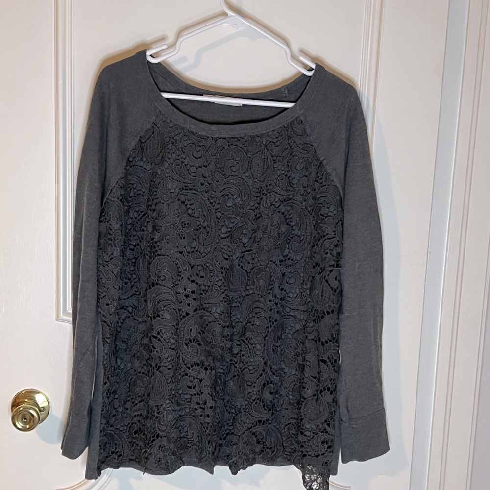 Long sleeve grey lace front shirt